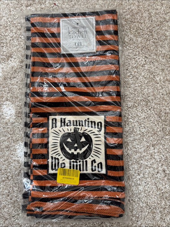 Other - Halloween Striped Kitchen Towel set with Jack-o'-Lantern Print